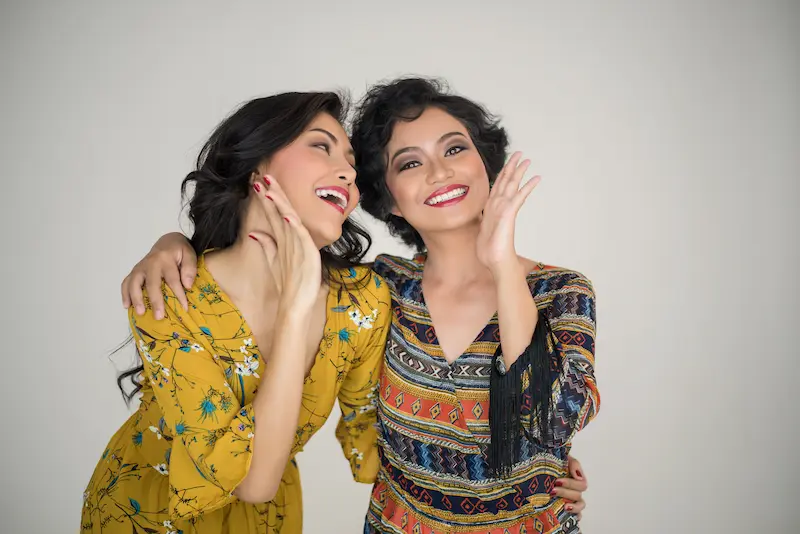 বড় বোন নিয়ে স্ট্যাটাস এবং তাদের অর্থ